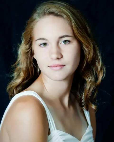 Julie Senior Pictures